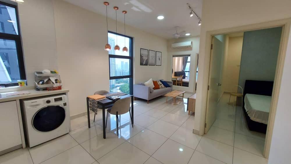 Arte Mont Kiara Host By Host Corner Suites Kuala Lumpur Eksteriør billede